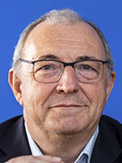 Dr. A. Magalhães